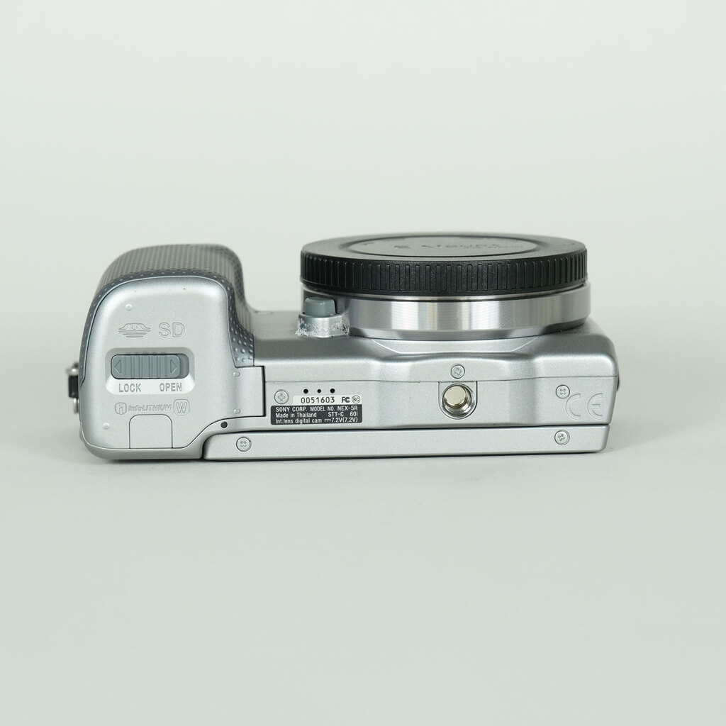 SONY α NEX-5R ボディ シルバーの出品 | ONE SCENE（ワンシーン）