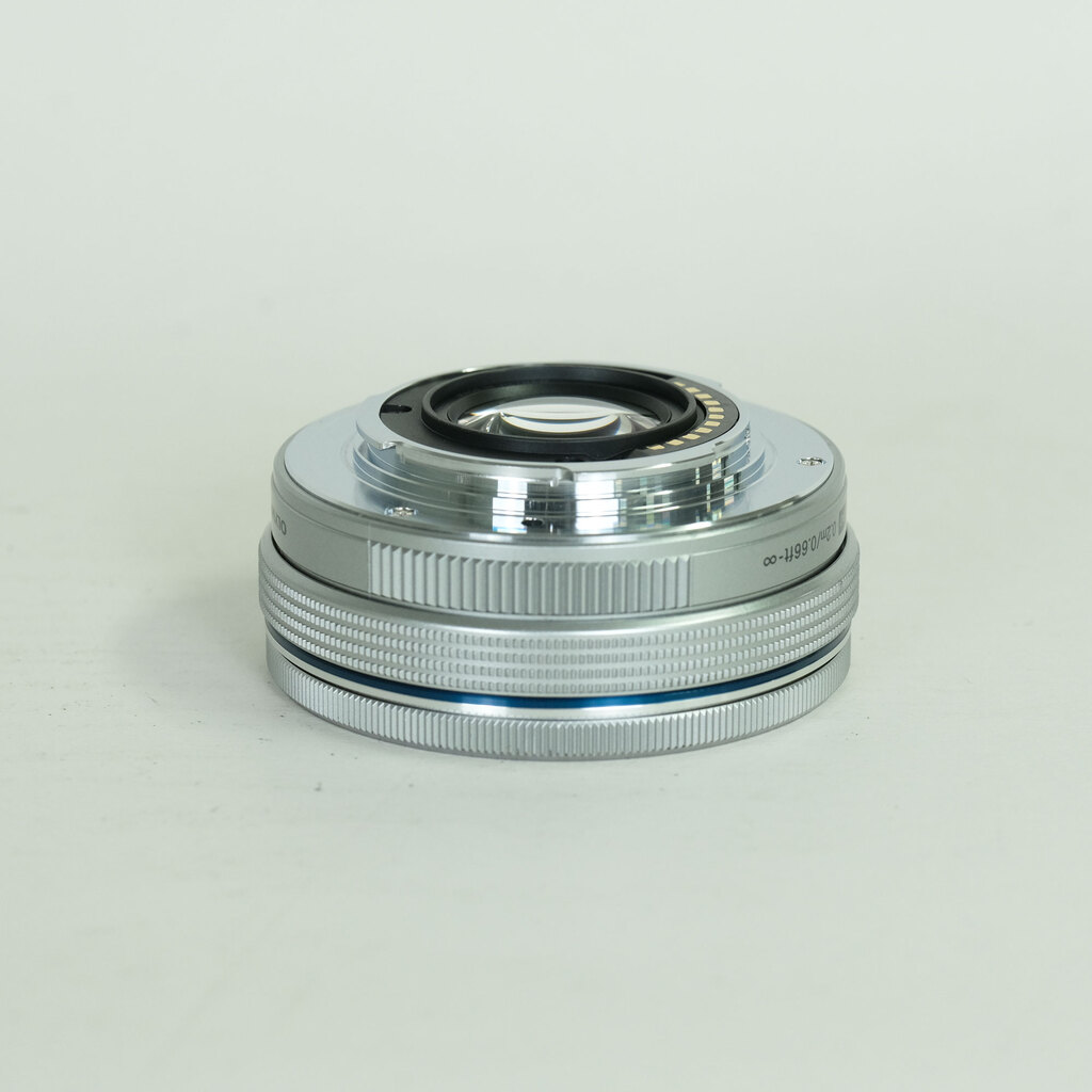 OLYMPUS M.ZUIKO DIGITAL ED 14-42mm F3.5-5.6 EZ シルバー