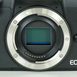 Canon EOS Kiss M2