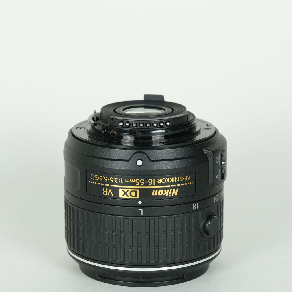 Nikon AF-S DX NIKKOR 18-55mm f3.5-5.6G VR II