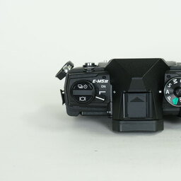 OLYMPUS OM-D E-M5 Mark III