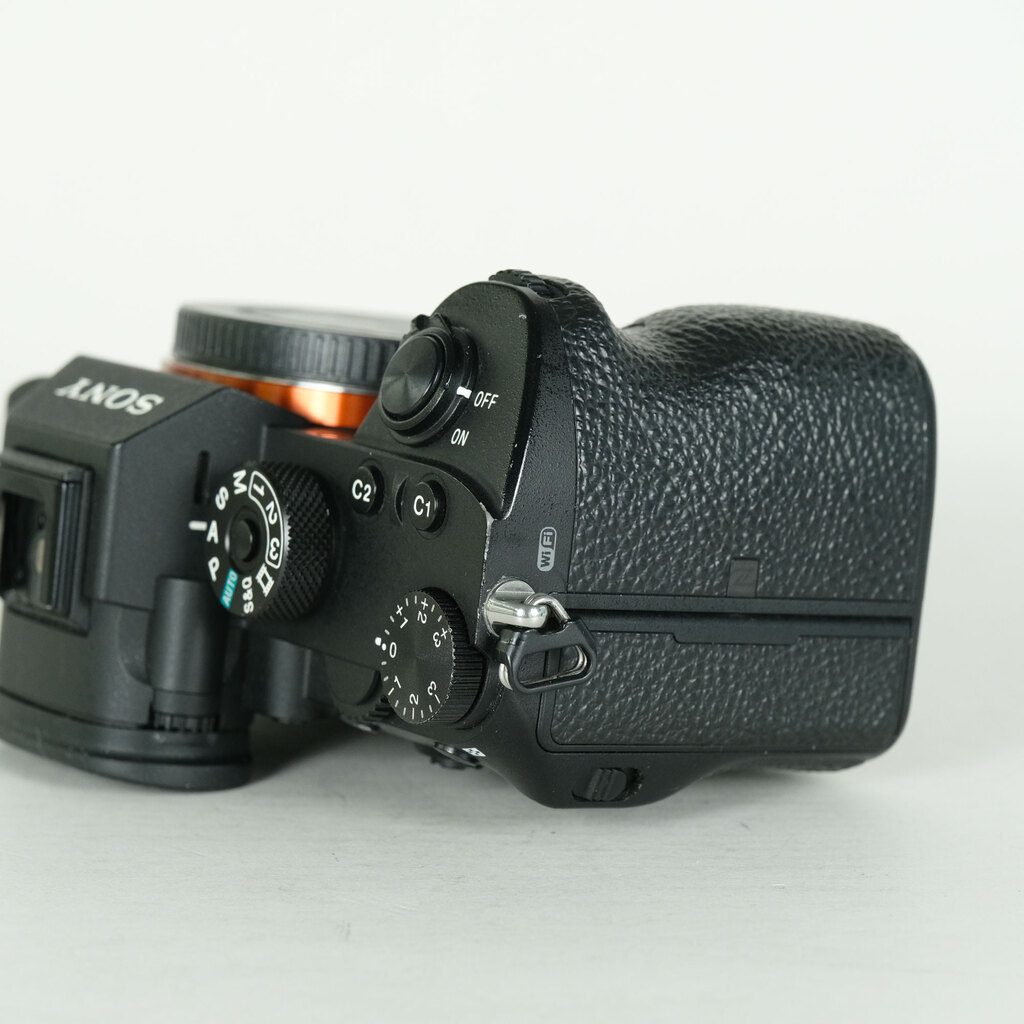 SONY α7R III（ILCE-7RM3）の出品 | ONE SCENE（ワンシーン）