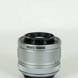 OLYMPUS M.ZUIKO DIGITAL 14-42mm F3.5-5.6IIR シルバー