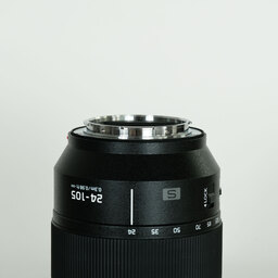Panasonic LUMIX S 24-105mm F4 MACRO O.I.S.