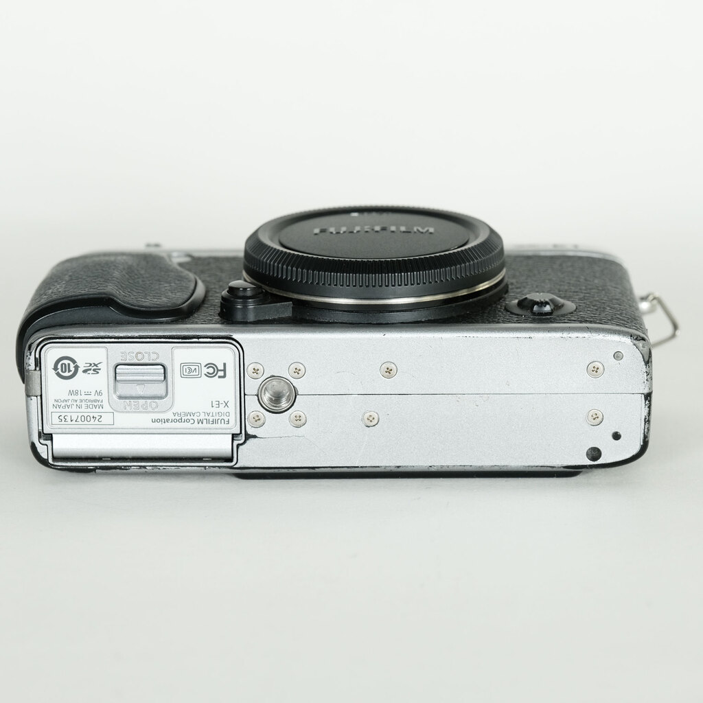 FUJIFILM X-E1 シルバー