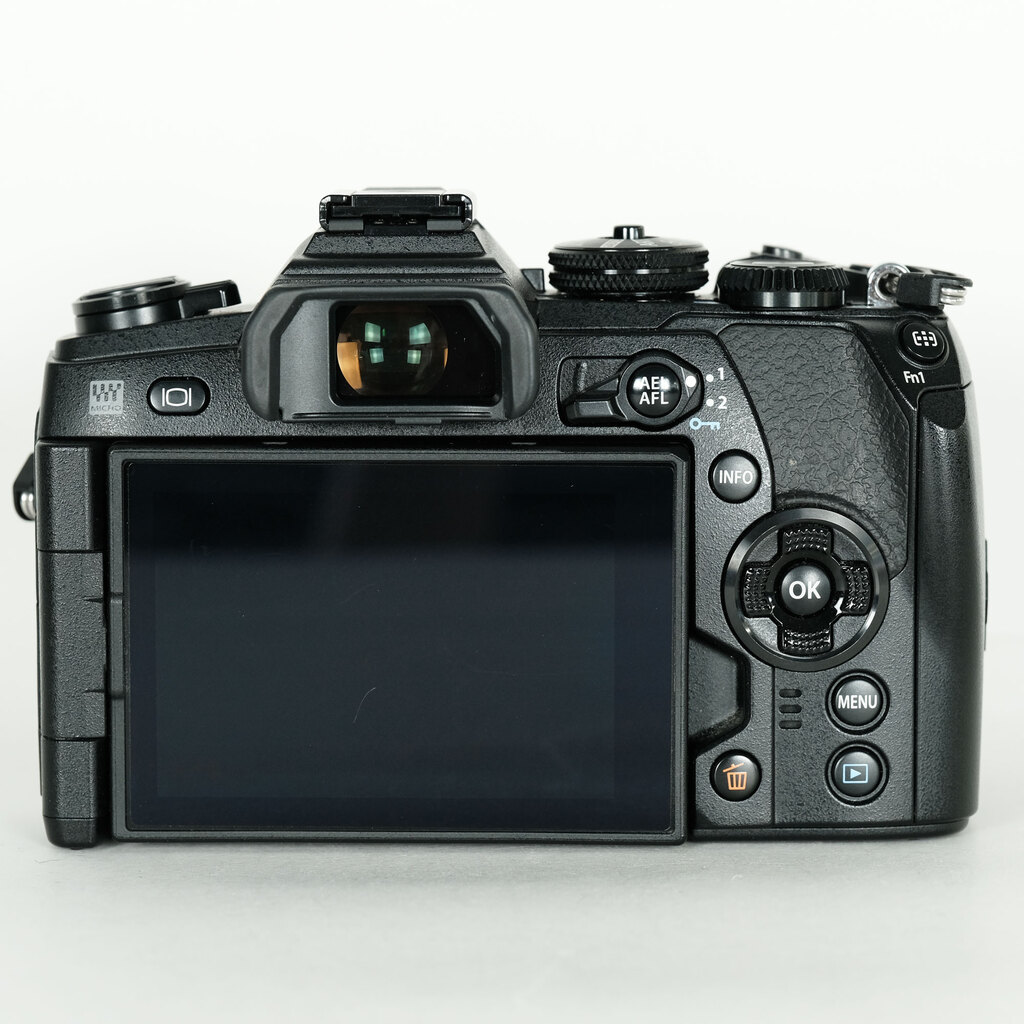 OLYMPUS OM-D E-M1 Mark II