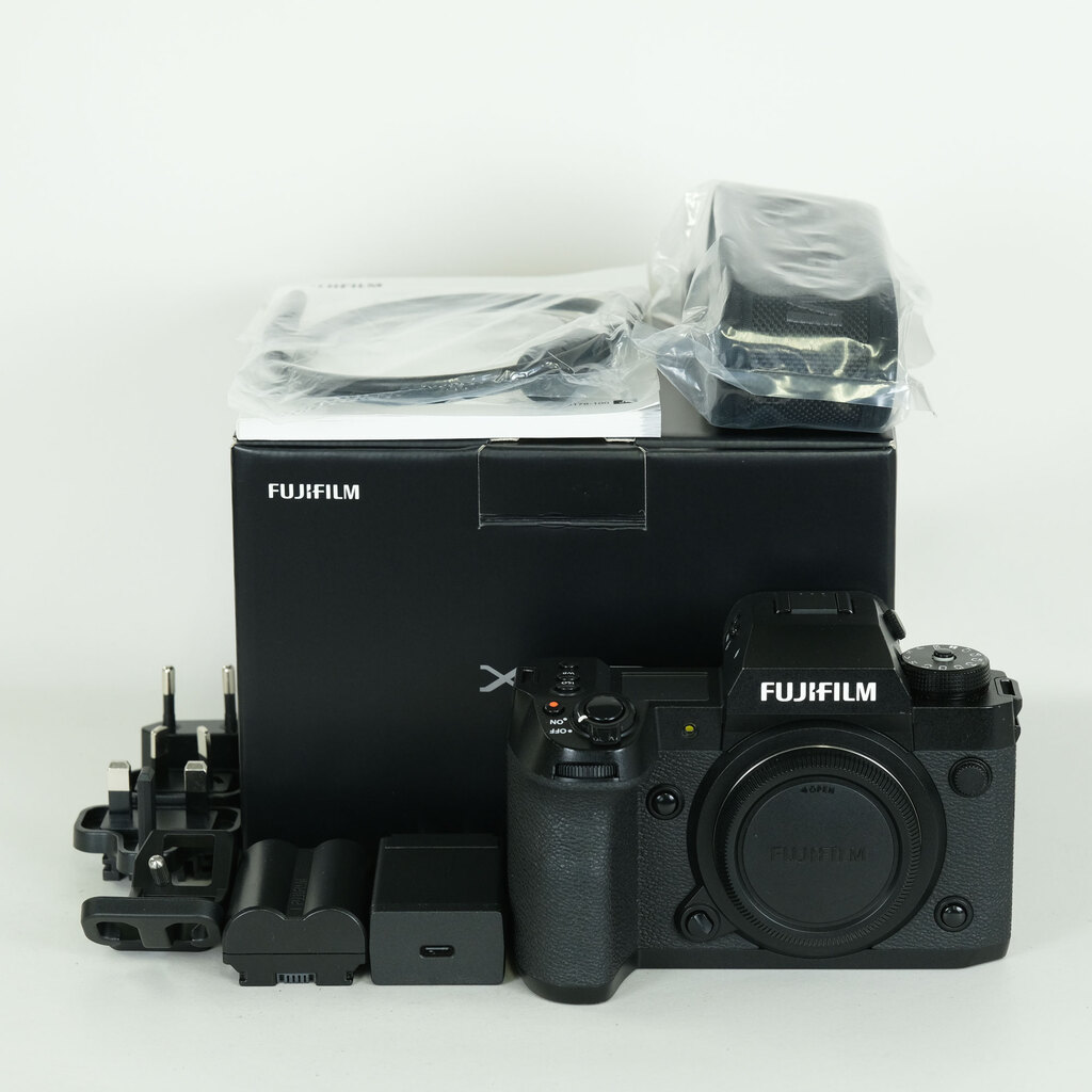 FUJIFILM X-H2