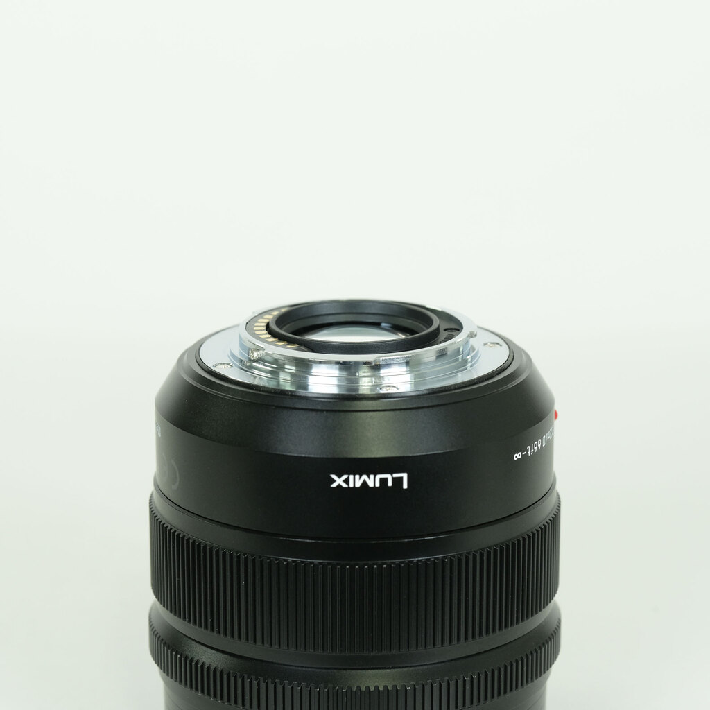 Panasonic LEICA DG SUMMILUX 12mm / F1.4 ASPH. Panasonic LEICA DG SUMMILUX 12mm / F1.4 ASPH.