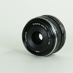 OLYMPUS M.ZUIKO DIGITAL 17mm F1.8