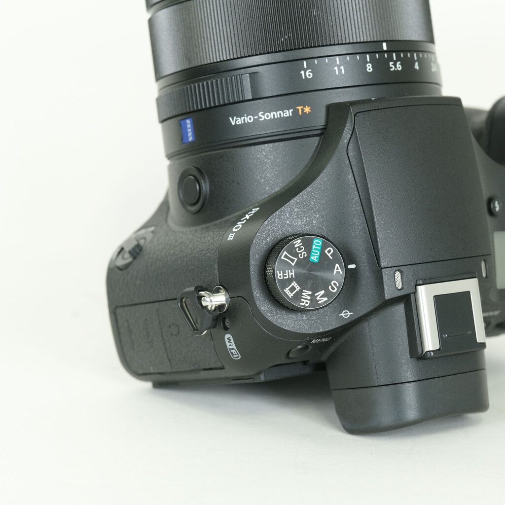 SONY Cyber-shot DSC-RX10M3