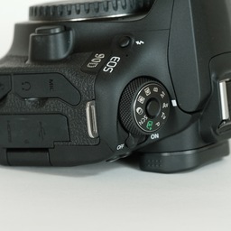 Canon EOS 90D