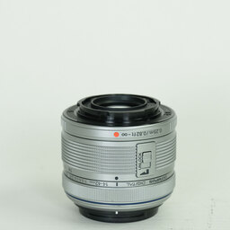 OLYMPUS M.ZUIKO DIGITAL 14-42mm F3.5-5.6IIR シルバー