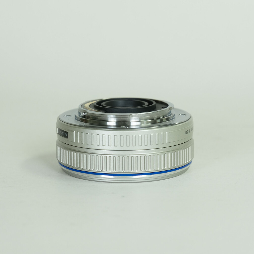 OLYMPUS M.ZUIKO DIGITAL 17mm F2.8 シルバー
