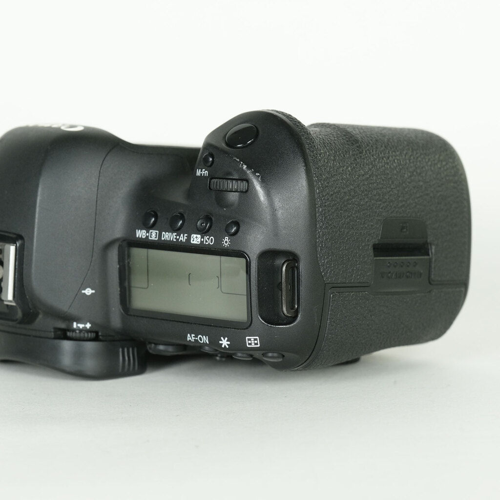 Canon EOS 5D Mark IV Canon EOS 5D Mark IV