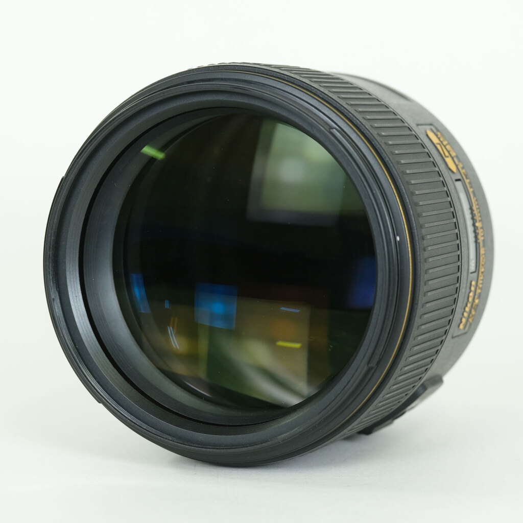 Nikon AF-S NIKKOR 105mm f/1.4E ED Nikon AF-S NIKKOR 105mm f/1.4E ED