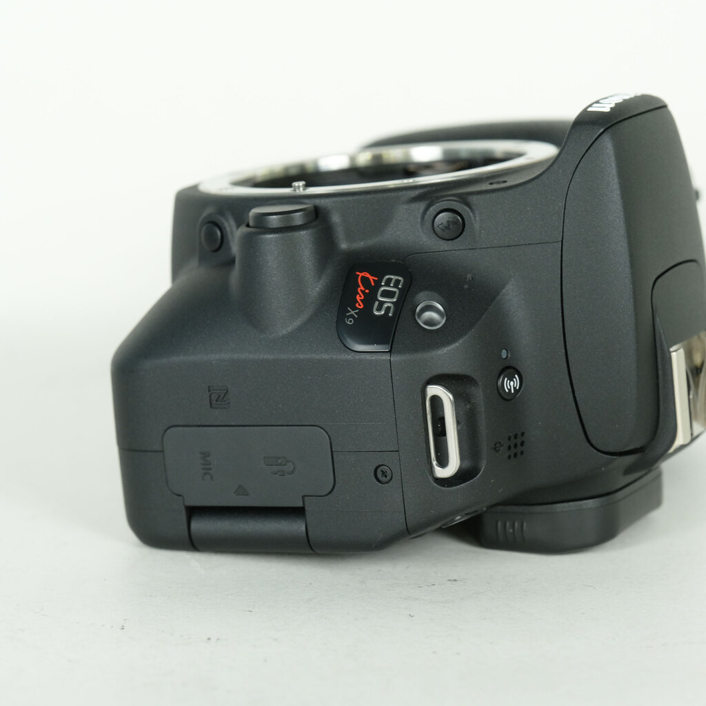 Canon EOS Kiss X9の出品 | ONE SCENE（ワンシーン）