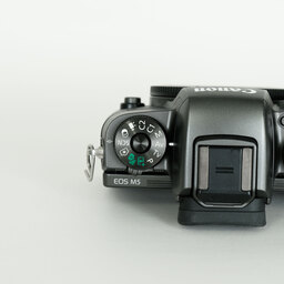 Canon EOS M5