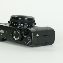 FUJIFILM X100V ブラック