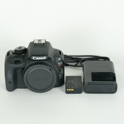 Canon EOS Kiss X7