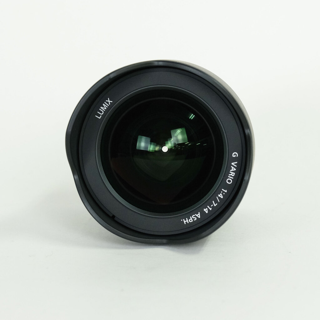 Panasonic LUMIX G VARIO 7-14mm / F4.0 ASPH. Panasonic LUMIX G VARIO 7-14mm / F4.0 ASPH.