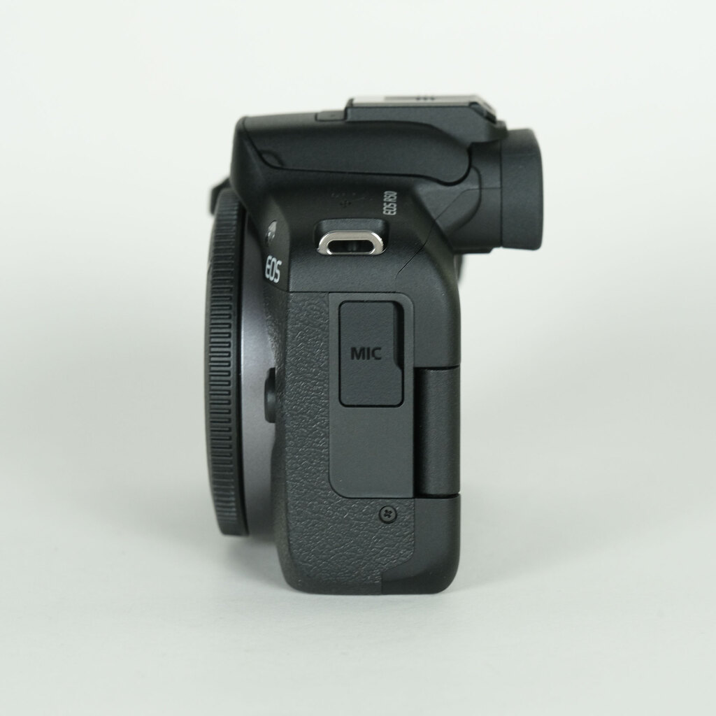 Canon EOS R50