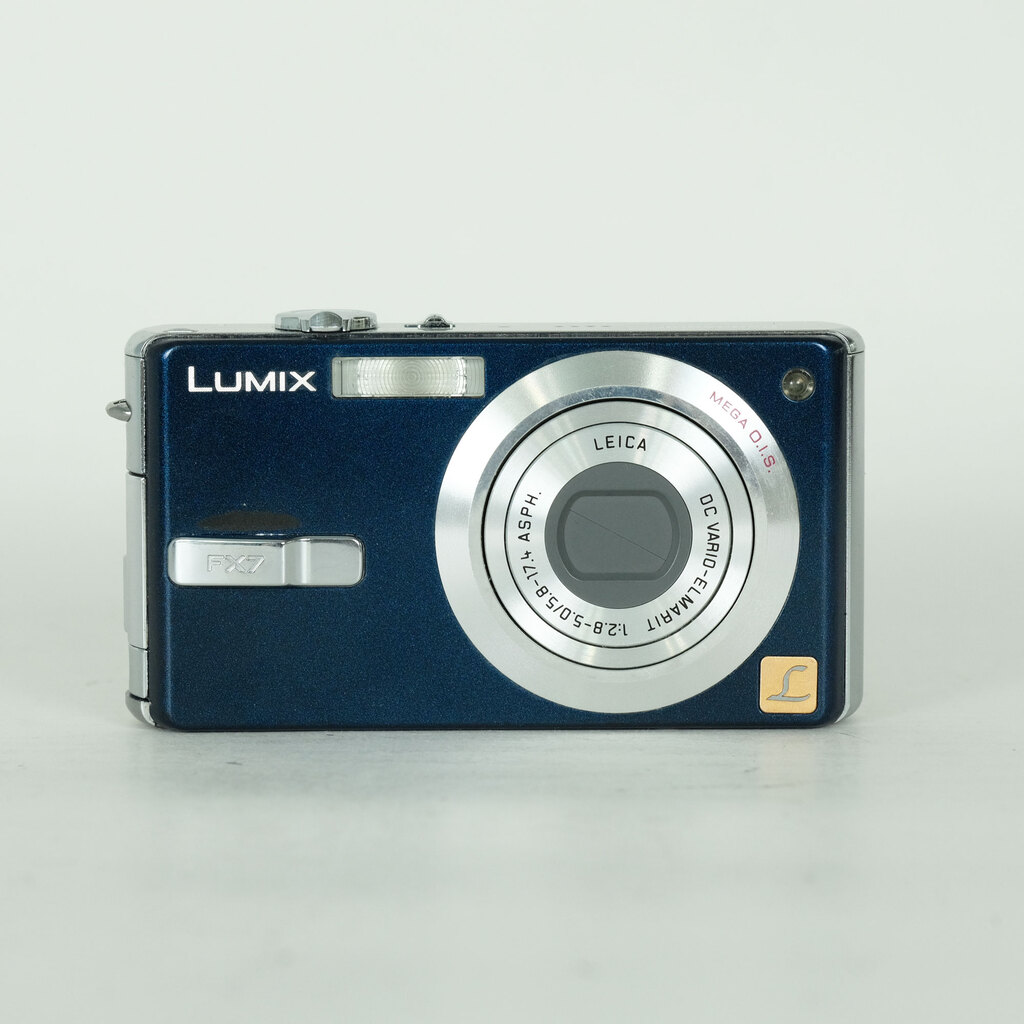 Panasonic DMC-FX7 コンフォートブルー