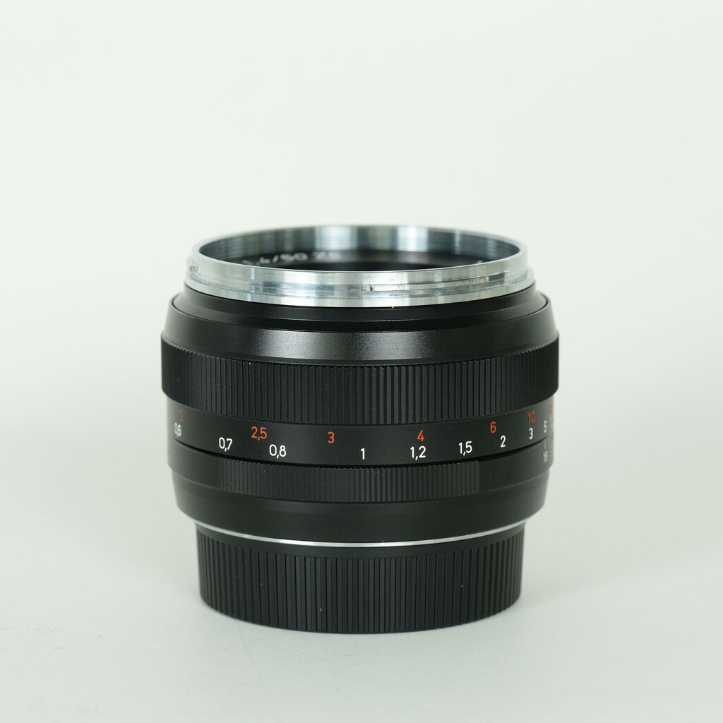 Carl Zeiss Planar T* 50mm F1.4 ZE [�L���m��EF�p]