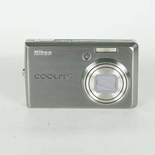 Nikon COOLPIX S600 チタンシルバー