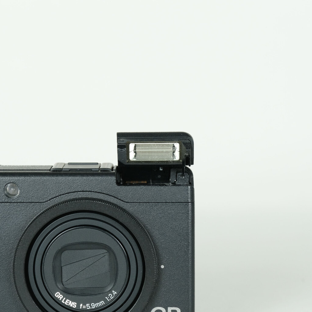 RICOH GR DIGITAL IIの出品 | ONE SCENE（ワンシーン）