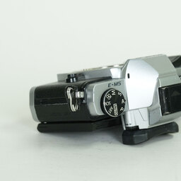 OLYMPUS OM-D E-M5 ボディ シルバー