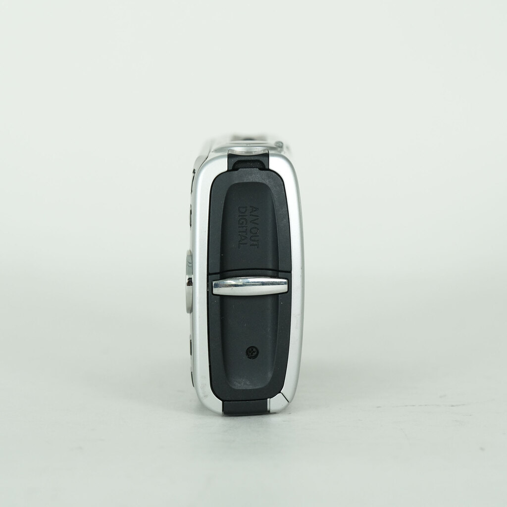Canon IXY DIGITAL 910IS シルバーの出品 | ONE SCENE（ワンシーン）
