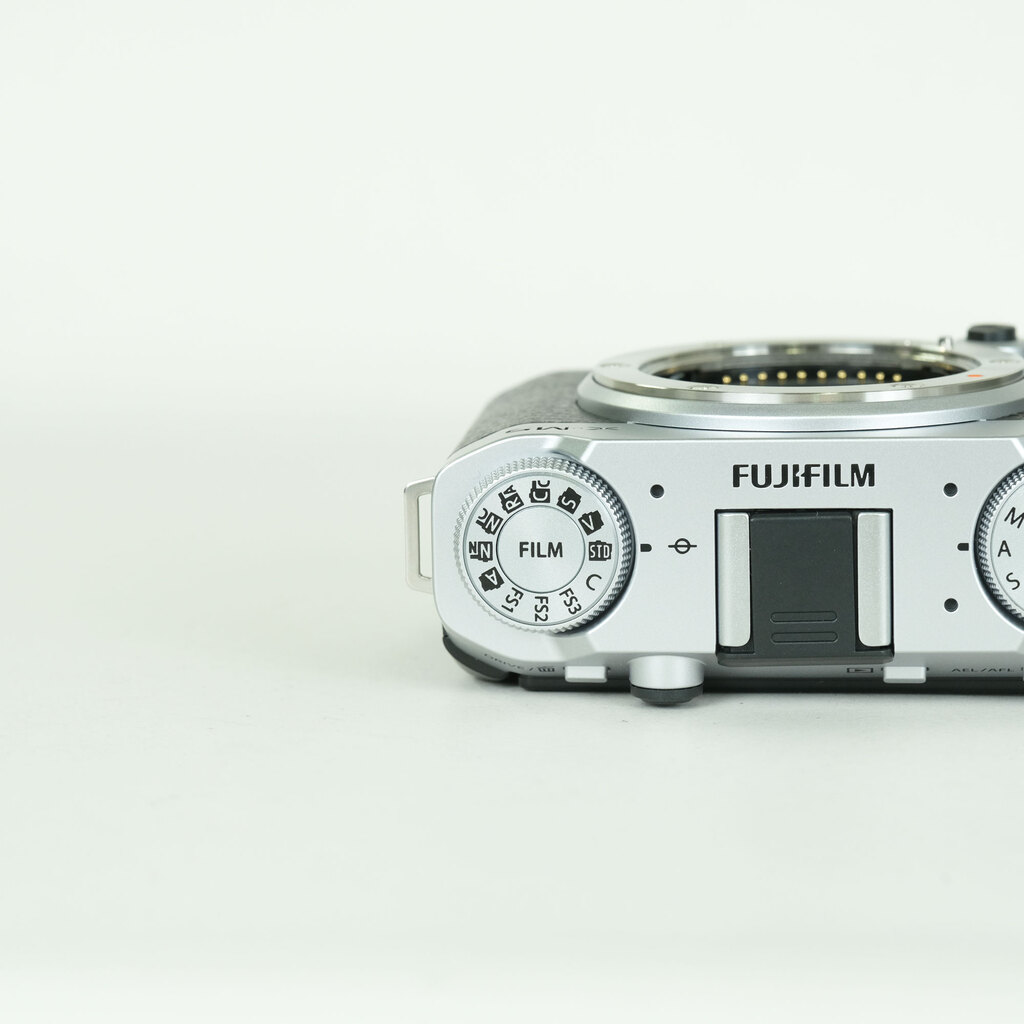 FUJIFILM X-M5