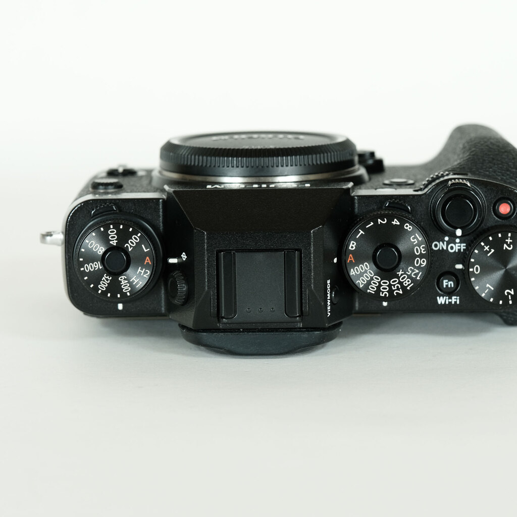 FUJIFILM X-T1 ブラック 付属品多数 FUJIFILM X-T1の出品 | ONE SCENE（ワンシーン）