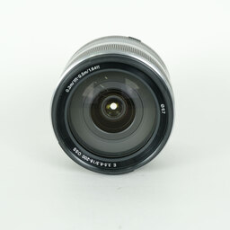 SONY E18-200mm F3.5-6.3 OSS SEL18200