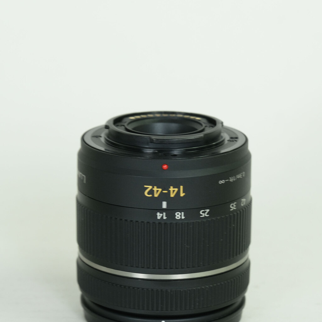 Panasonic LUMIX G 14-42mm F3.5-5.6 ASPH. MEGA O.I.S. H-FS014042 Panasonic LUMIX G 14-42mm F3.5-5.6 ASPH. MEGA O.I.S. H-FS014042