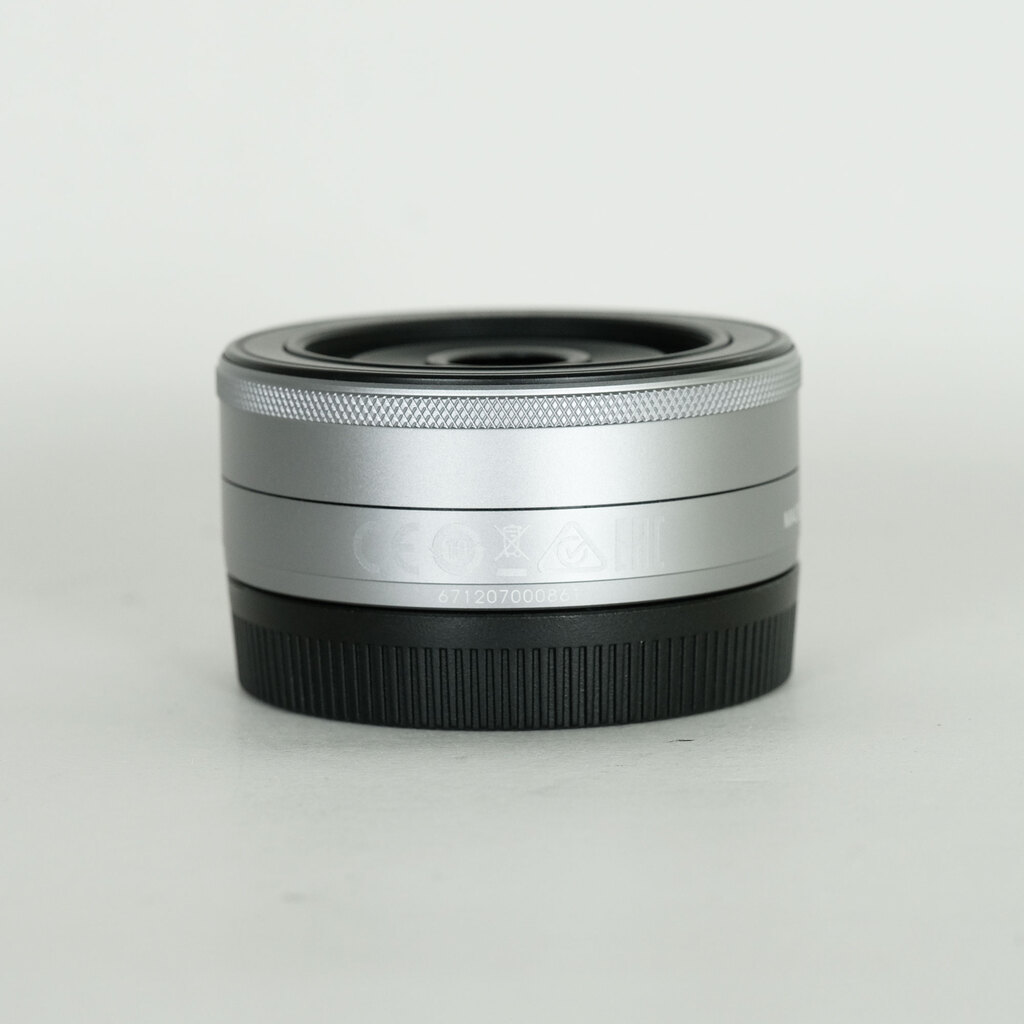 Canon EF-M22mm F2 STM
