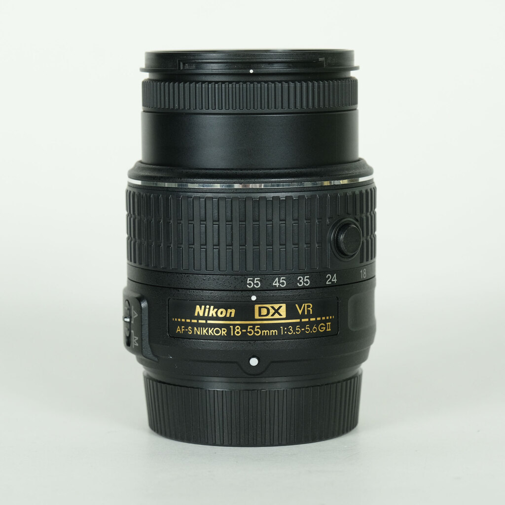 Nikon AF-S DX NIKKOR 18-55mm f3.5-5.6G VR II Nikon AF-S DX NIKKOR 18-55mm f3.5-5.6G VR II