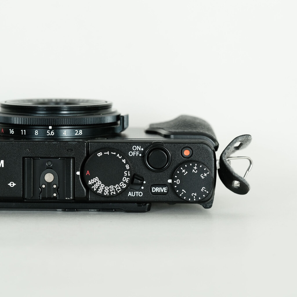 FUJIFILM X70 ブラック