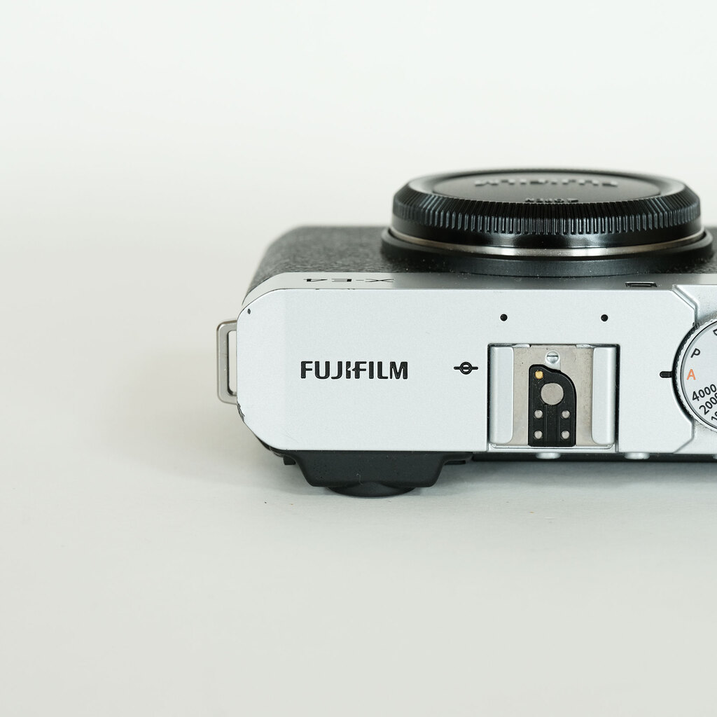 FUJIFILM X-E4