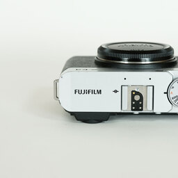FUJIFILM X-E4