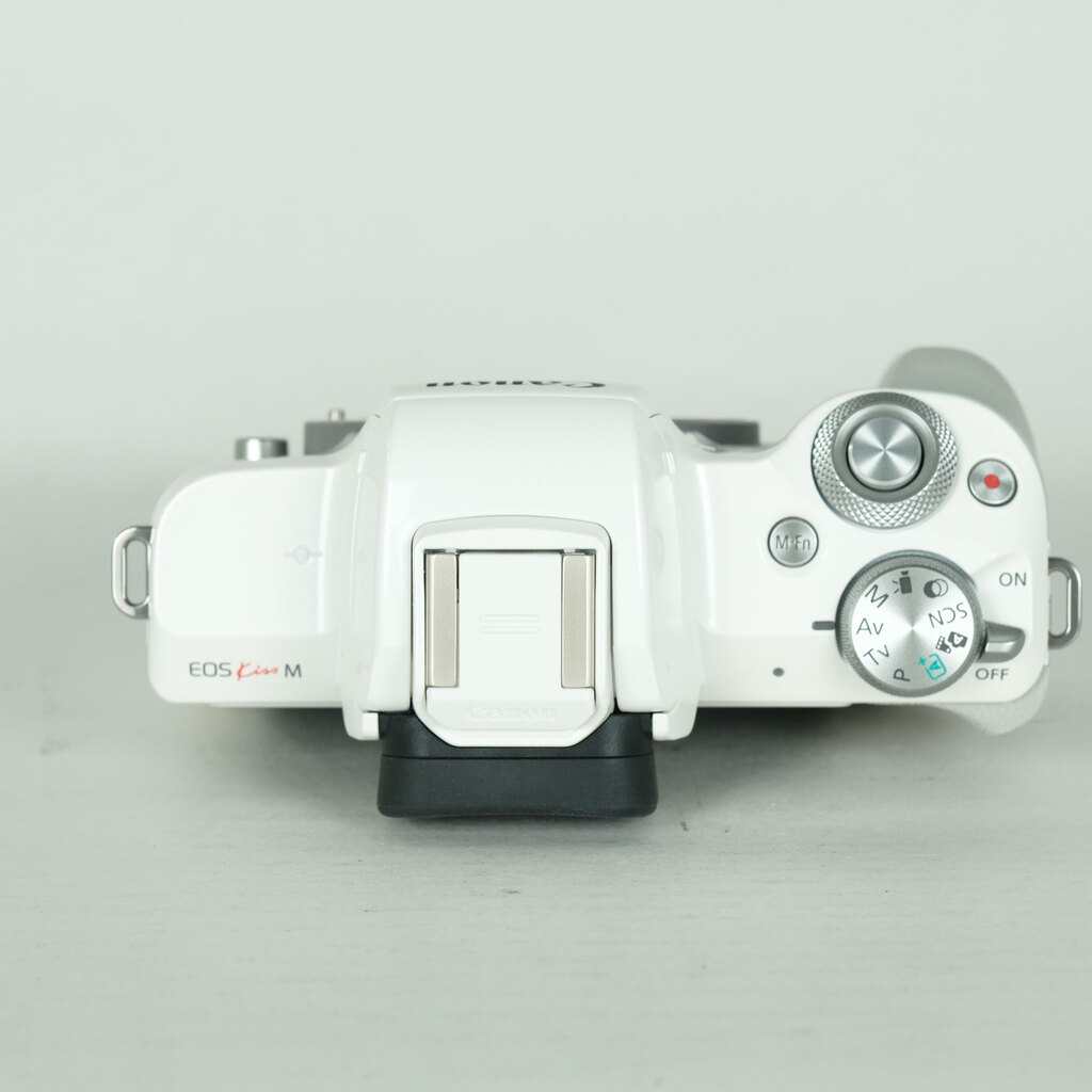 Canon EOS Kiss M
