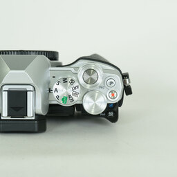 OLYMPUS OM-D E-M10 Mark III