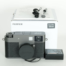 FUJIFILM X half X-HF1