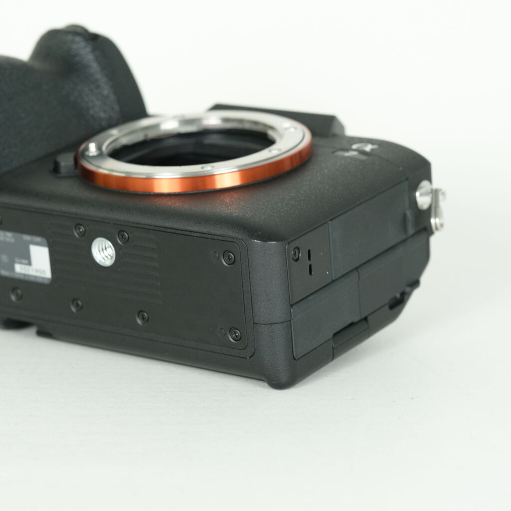 SONY α7 IV（ILCE-7M4）の出品 | ONE SCENE（ワンシーン）