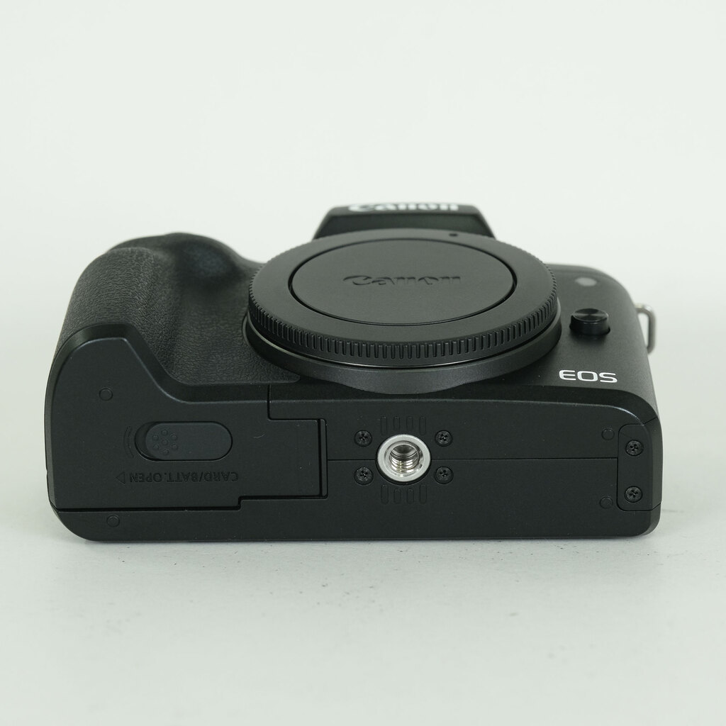 Canon EOS Kiss M2