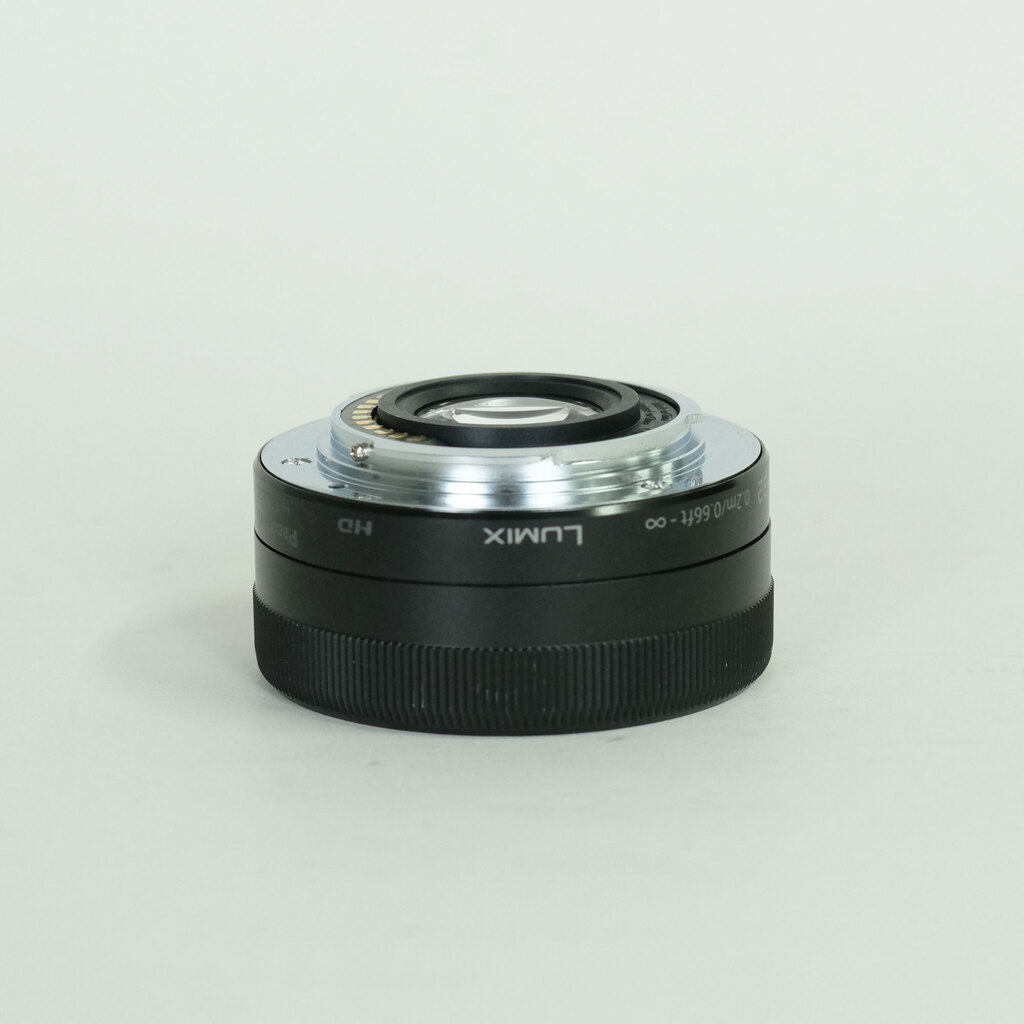 Panasonic LUMIX G VARIO 12-32mm / F3.5-5.6 ASPH. / MEGA O.I.S.