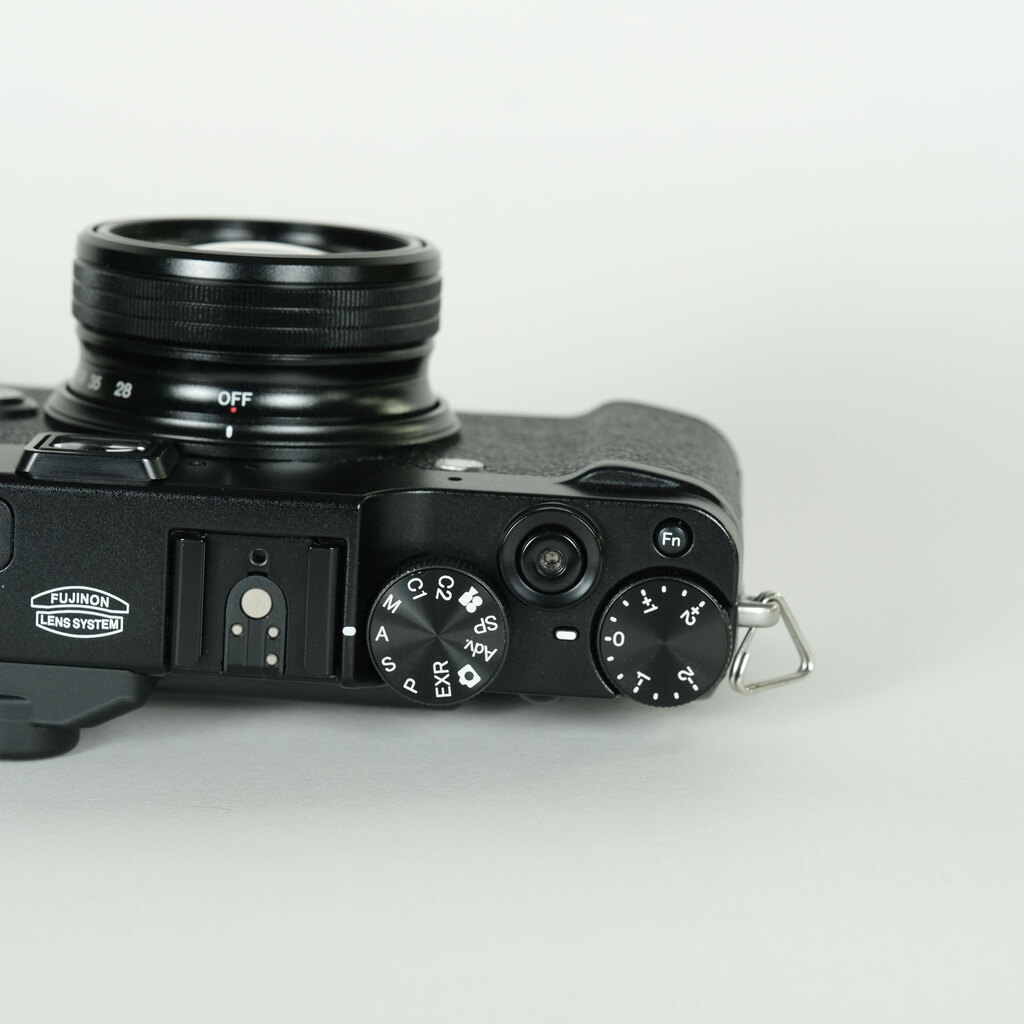 FUJIFILM X10 ブラック