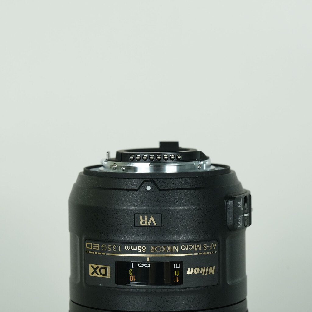 Nikon AF-S DX Micro NIKKOR 85mm F3.5G ED VRの出品 | ONE SCENE