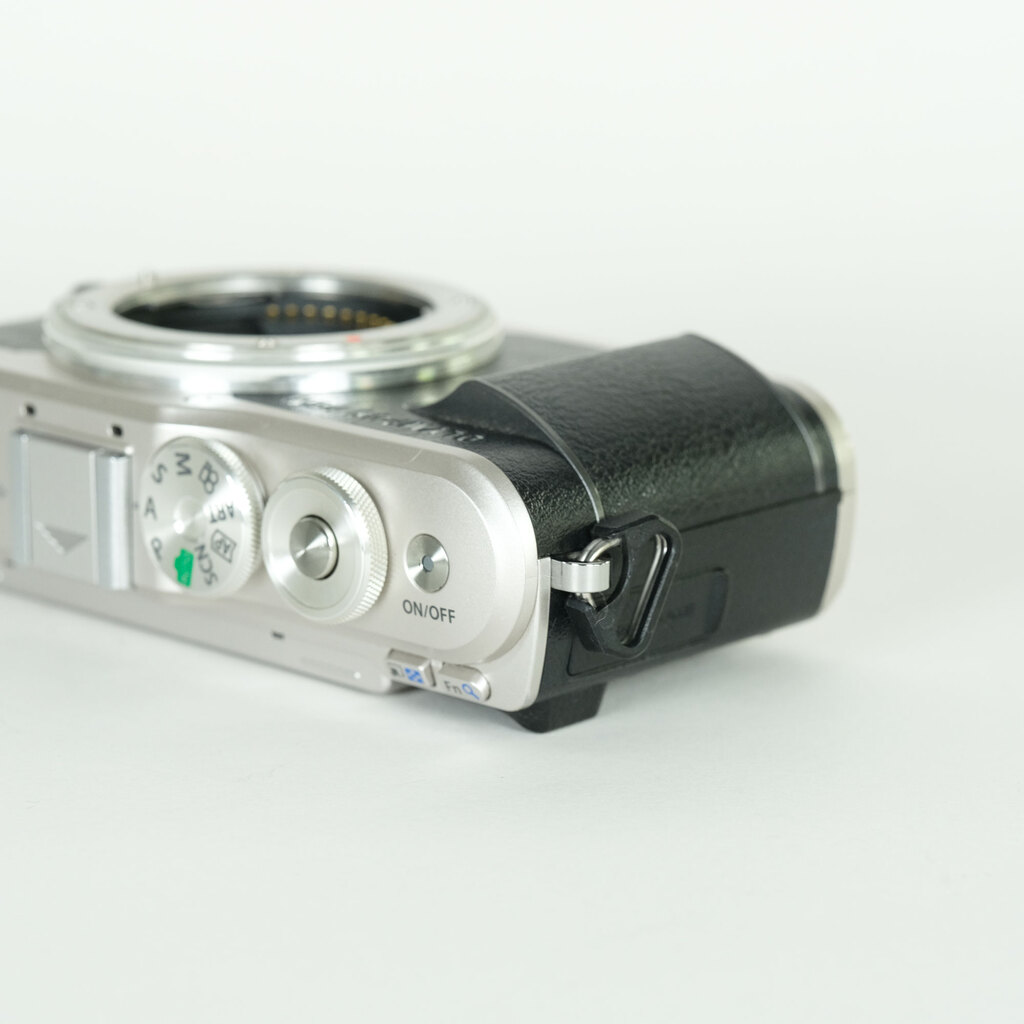 OLYMPUS PEN E-PL9