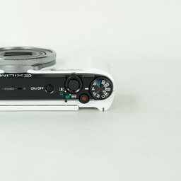 CASIO EXILIM EX-FC300SWE ホワイト